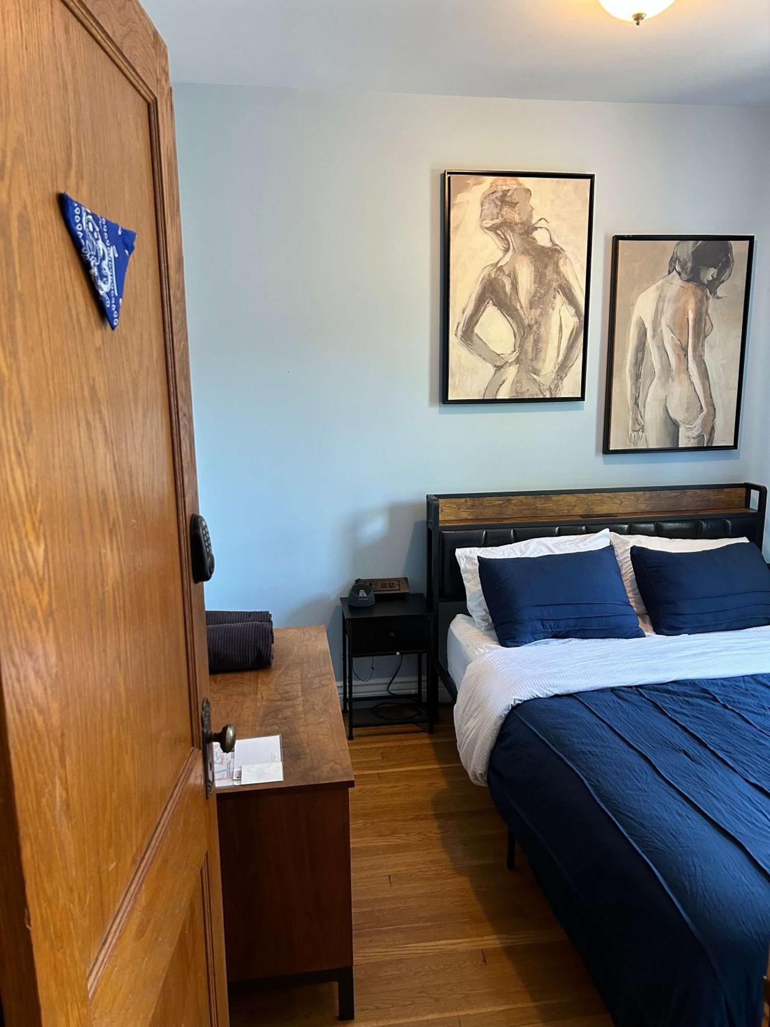 Blue Room In Dorothy'S Bnb Chicago Exterior photo