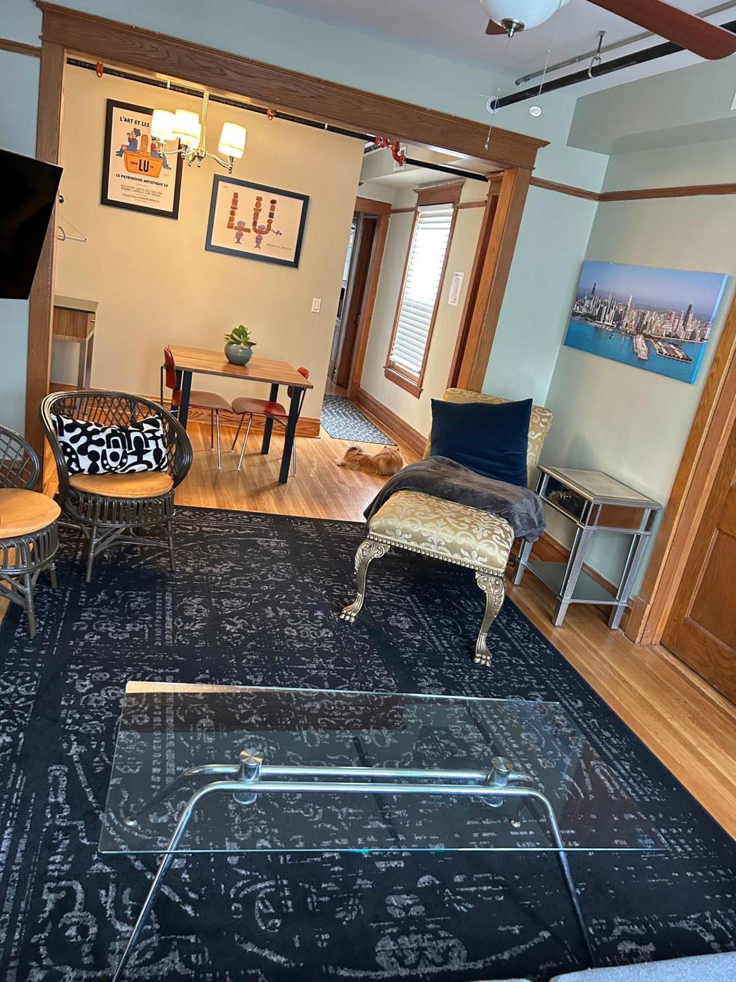 Blue Room In Dorothy'S Bnb Chicago Exterior photo